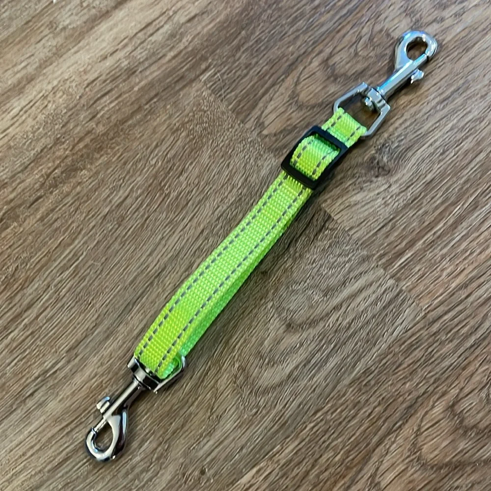 NWT Green Reflective Adjustable Nylon Dog Safety Collar Clip